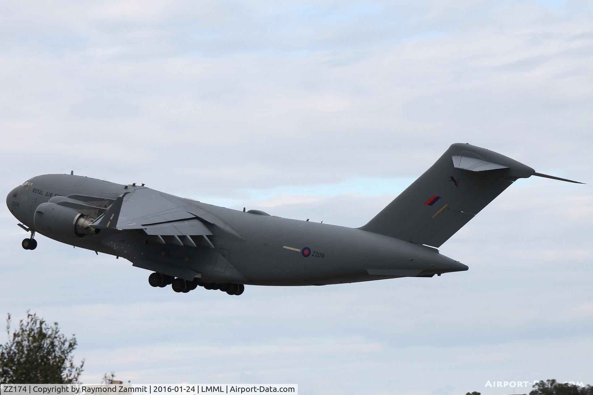 ZZ174, 2001 Boeing C-17A Globemaster III C/N F-081, Boeing C-17A Globemaster III ZZ174 Royal Air Force taking of from Malta International Airport.