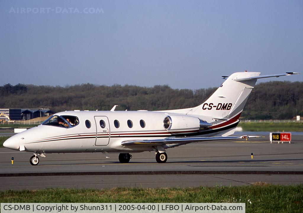 CS-DMB, 2005 Hawker Beechcraft 400A Beechjet Beechjet C/N RK-403, Taxiing to the General Aviation area...