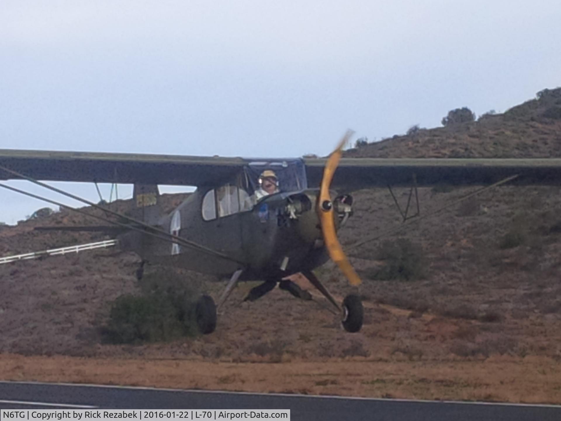 N6TG, 1942 Taylorcraft DC-65 C/N 6045, Warbug Take-off.