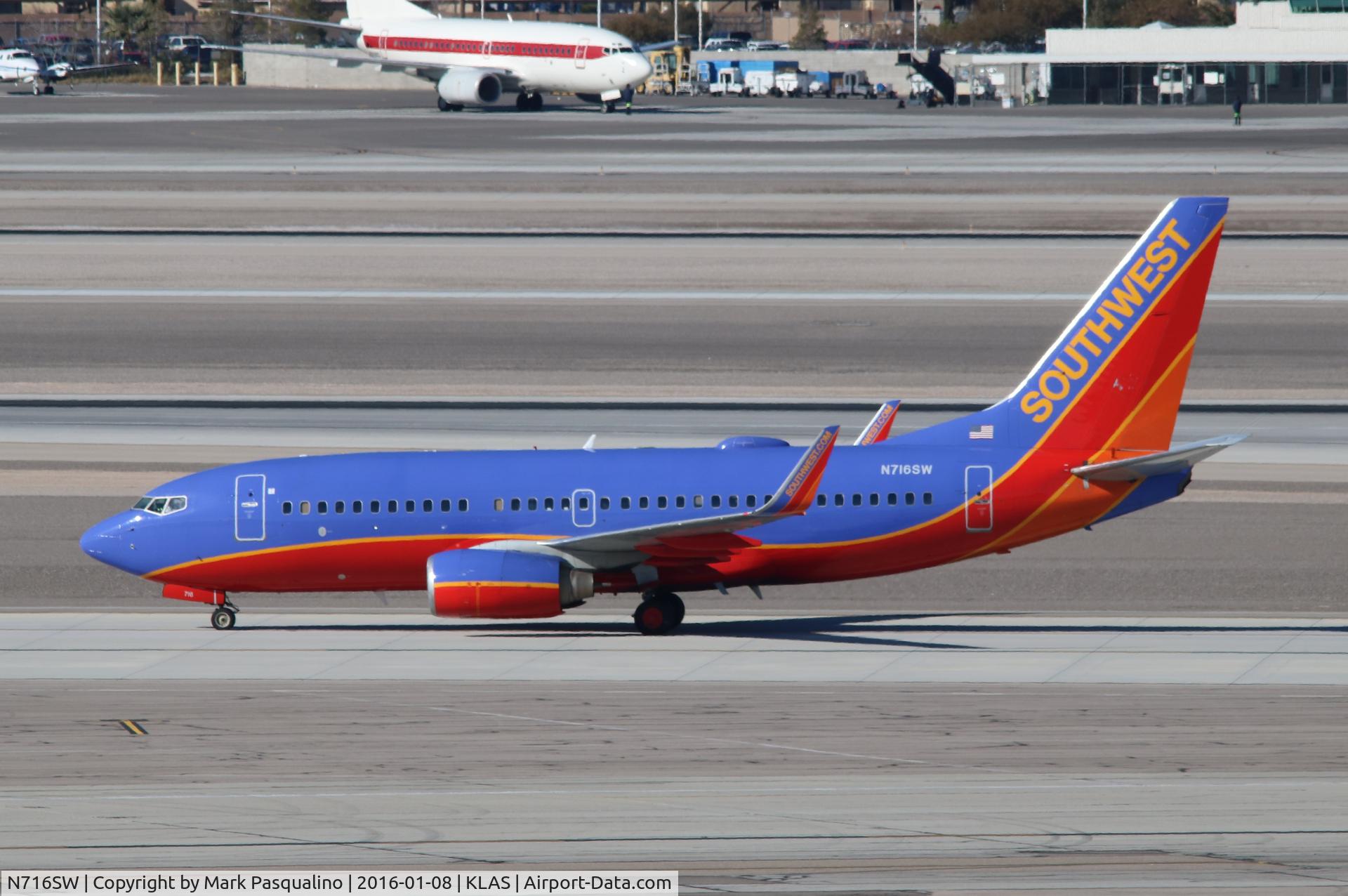 N716SW, 1998 Boeing 737-7H4 C/N 27850, Boeing 737-700