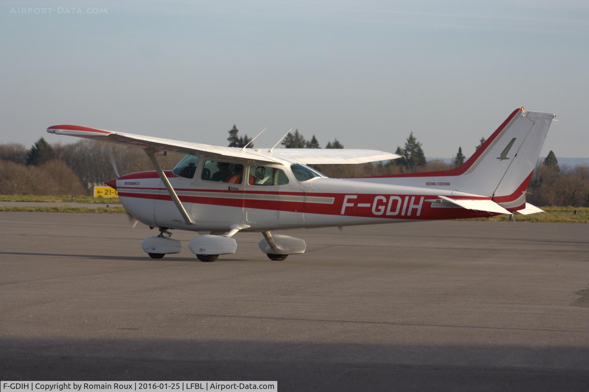 F-GDIH, Reims F172P C/N 2138, Taxiing