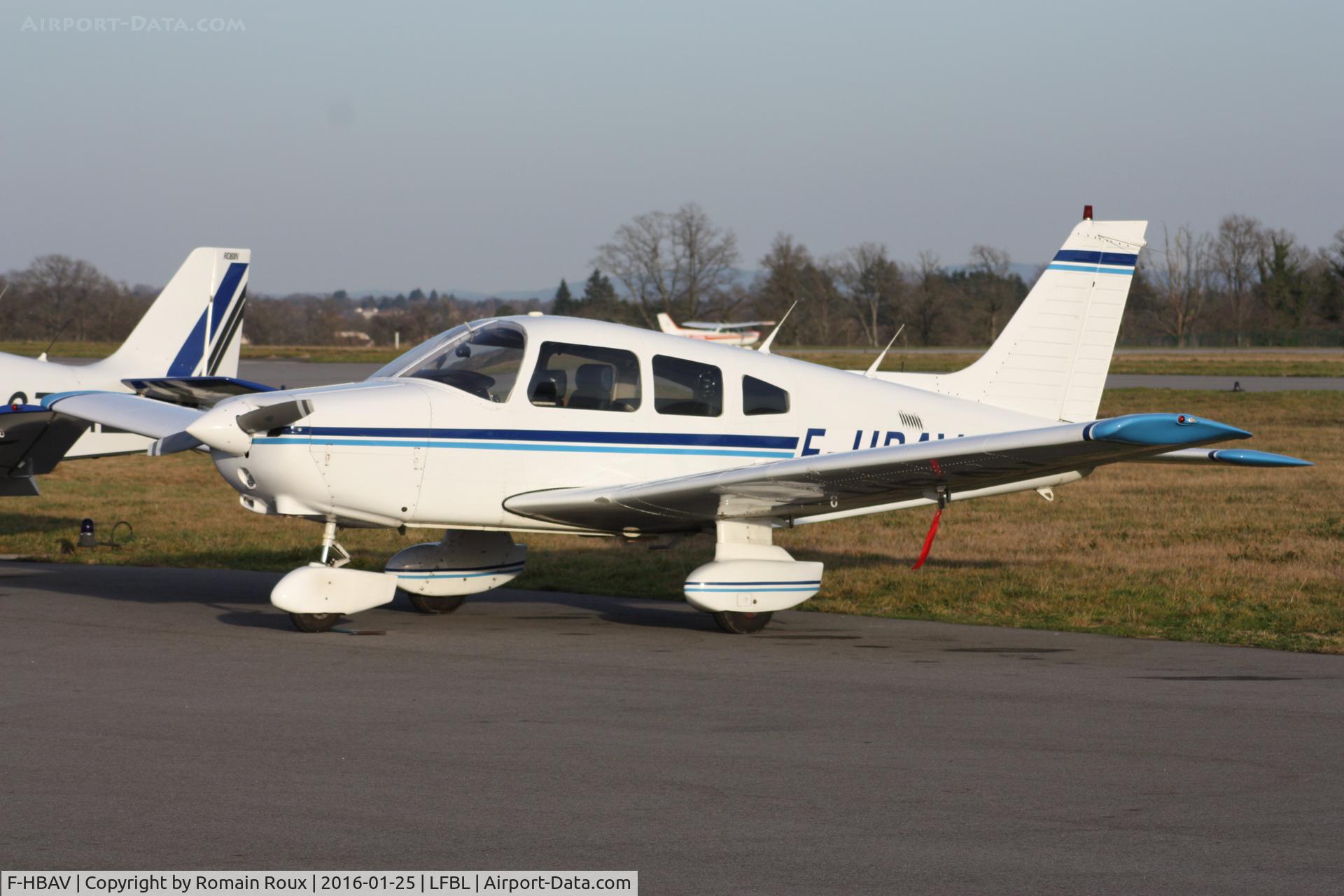 F-HBAV, 1983 Piper PA-28-161 Cherokee Warrior II C/N 28-8316050, Parked
