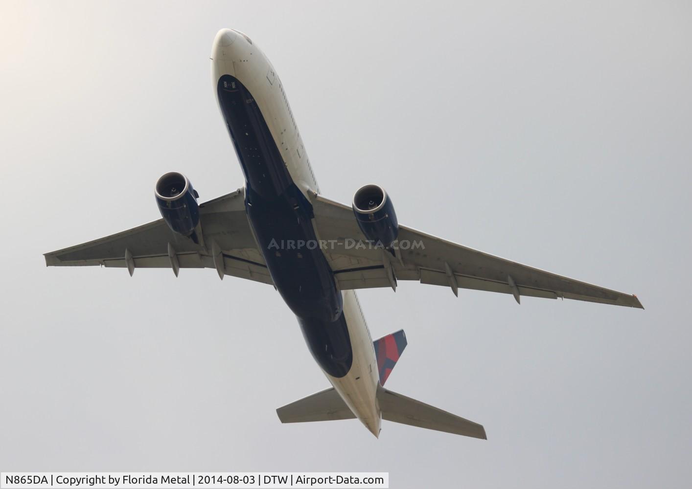 N865DA, 1999 Boeing 777-232 C/N 29737, Delta
