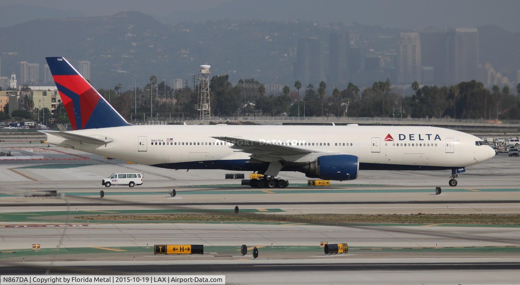 N867DA, 2002 Boeing 777-232 C/N 29743, Delta