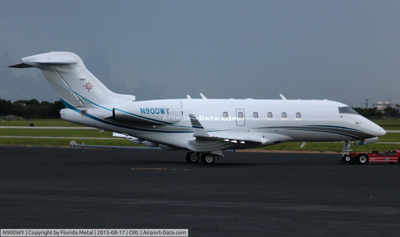 N900WY, 2004 Bombardier Challenger 300 (BD-100-1A10) C/N 20035, Challenger 300