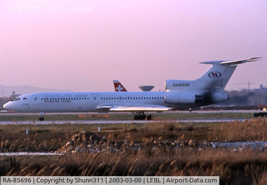 RA-85696, 1991 Tupolev Tu-154M C/N 91A859, Ready for take off rwy 25... IRS Aero markings still visible