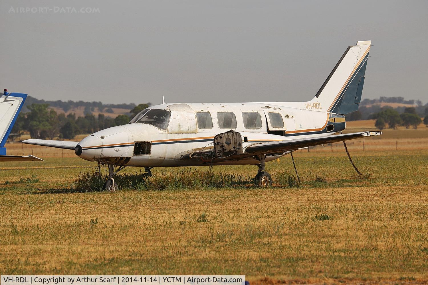 VH-RDL, 1974 Piper PA-31-350 Navajo Chieftain Chieftain C/N 31-7405195, VH-RDL Cootamundra NSW 2014