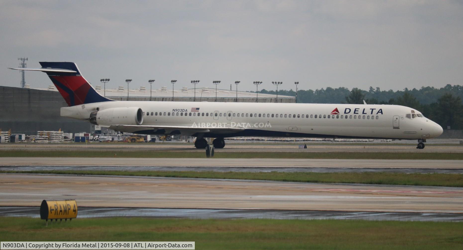 N903DA, 1995 McDonnell Douglas MD-90-30 C/N 53383, Delta