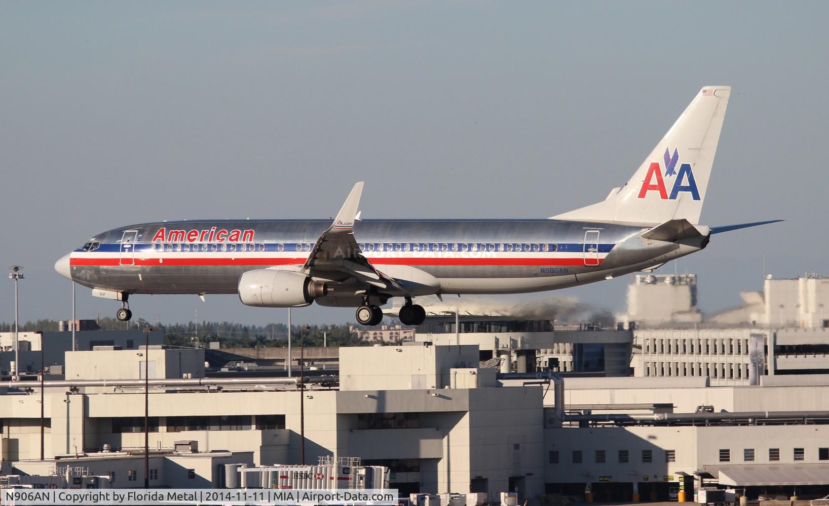 N906AN, 1999 Boeing 737-823 C/N 29508, American