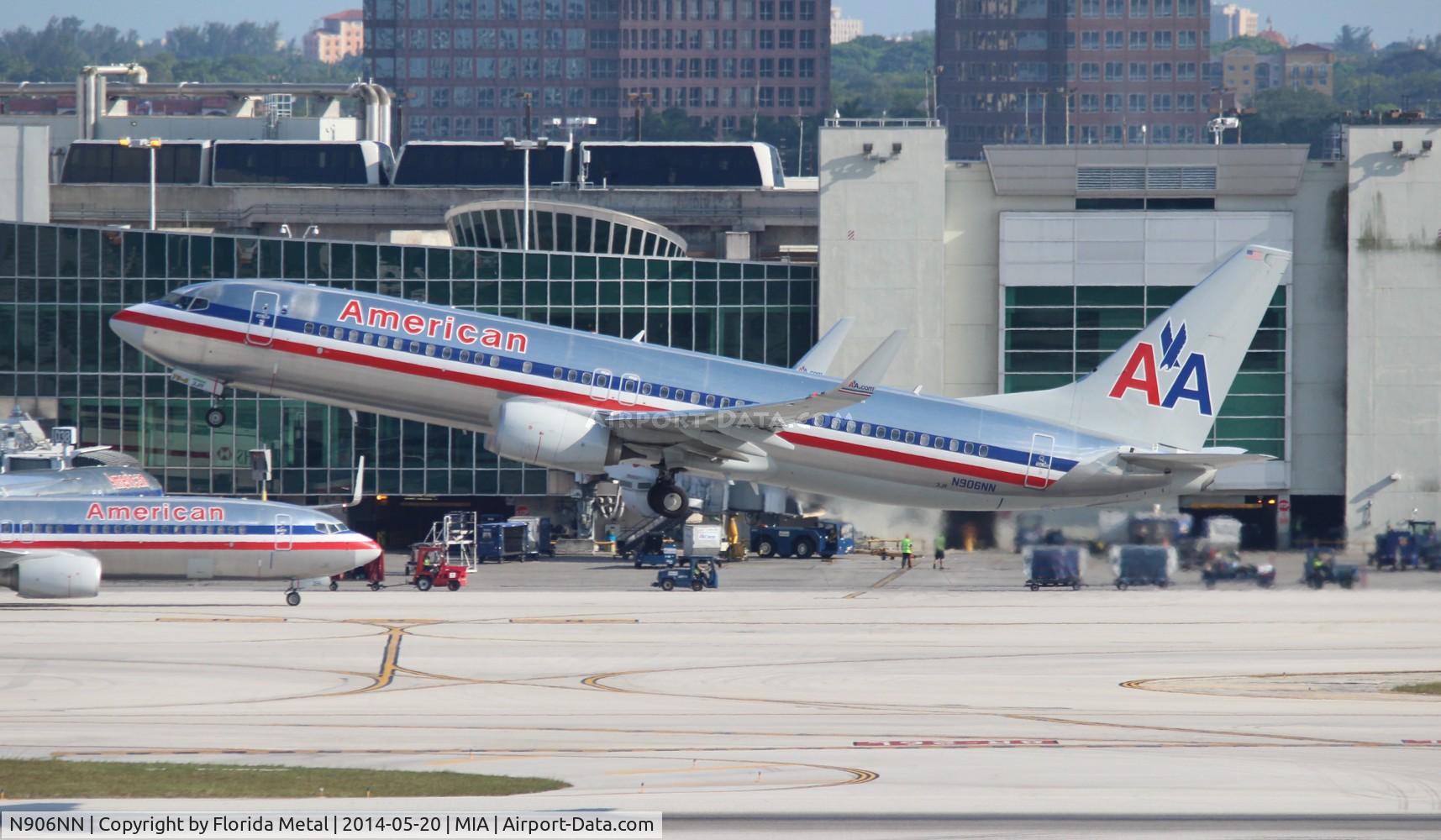N906NN, 2012 Boeing 737-823 C/N 31155, American