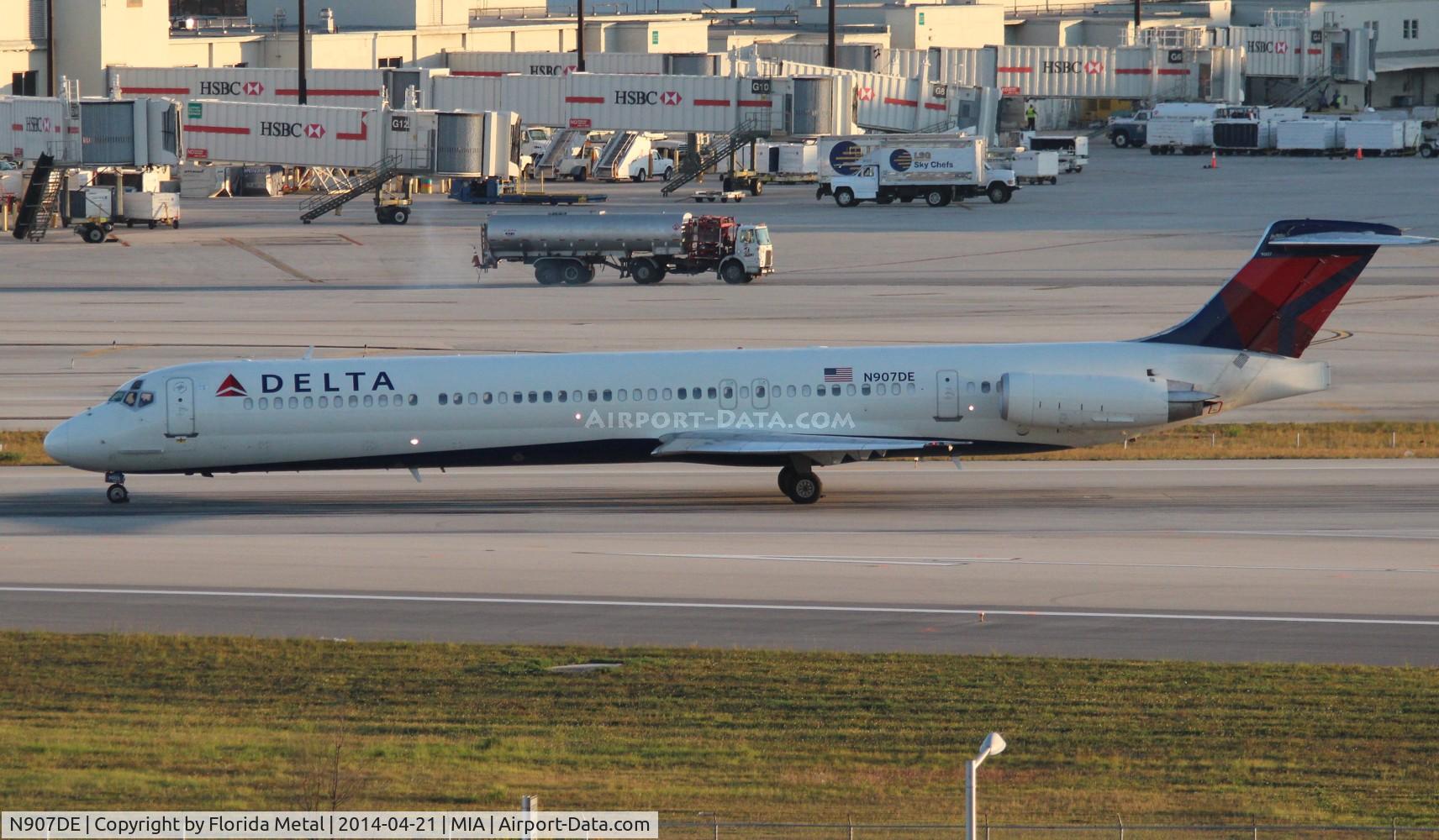 N907DE, 1992 McDonnell Douglas MD-88 C/N 53416, Delta
