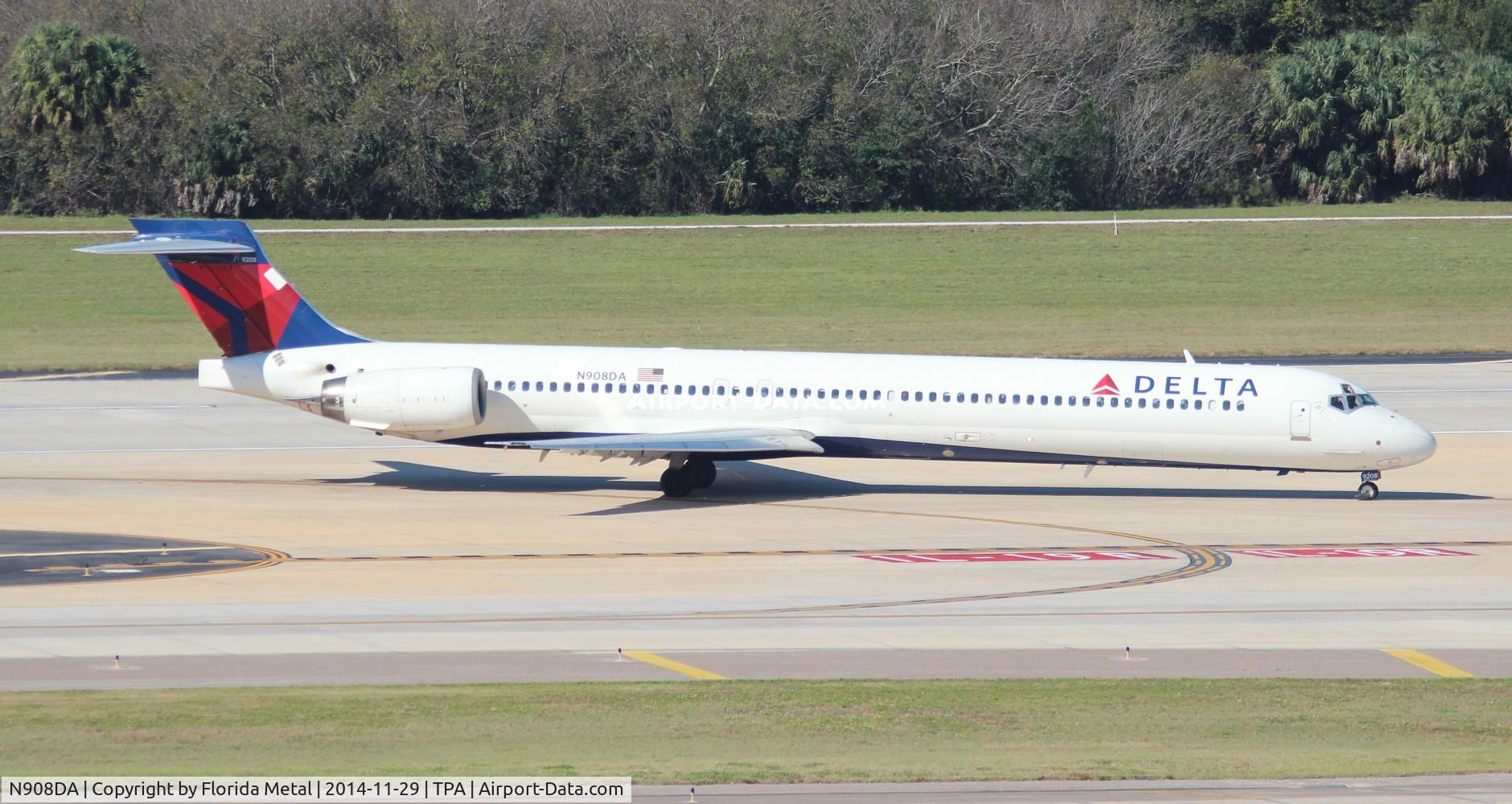 N908DA, 1995 McDonnell Douglas MD-90-30 C/N 53388, Delta