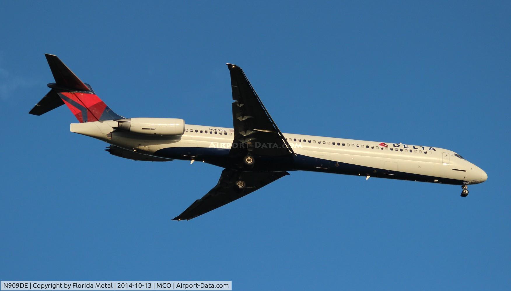 N909DE, 1992 McDonnell Douglas MD-88 C/N 53418, Delta