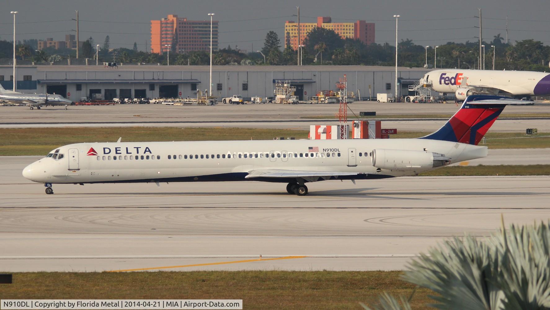 N910DL, 1987 McDonnell Douglas MD-88 C/N 49541, Delta