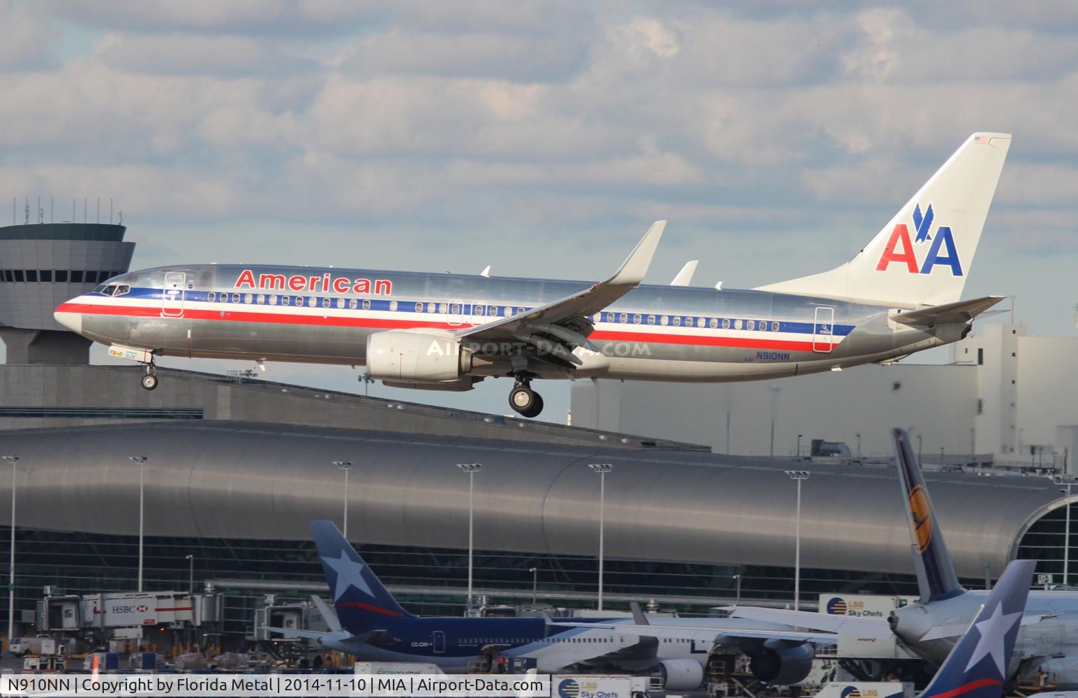 N910NN, 2012 Boeing 737-823 C/N 31160, American