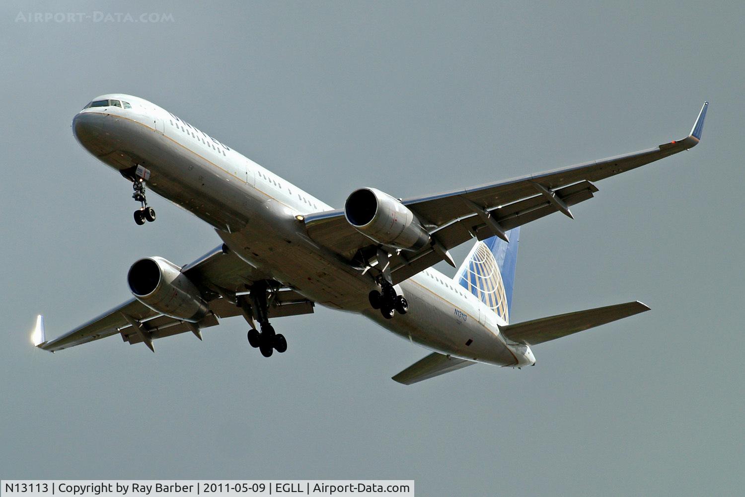 N13113, 1995 Boeing 757-224 C/N 27555, Boeing 757-224 [27555] (United Airlines) Home~G 09/05/2011. On approach 27R.