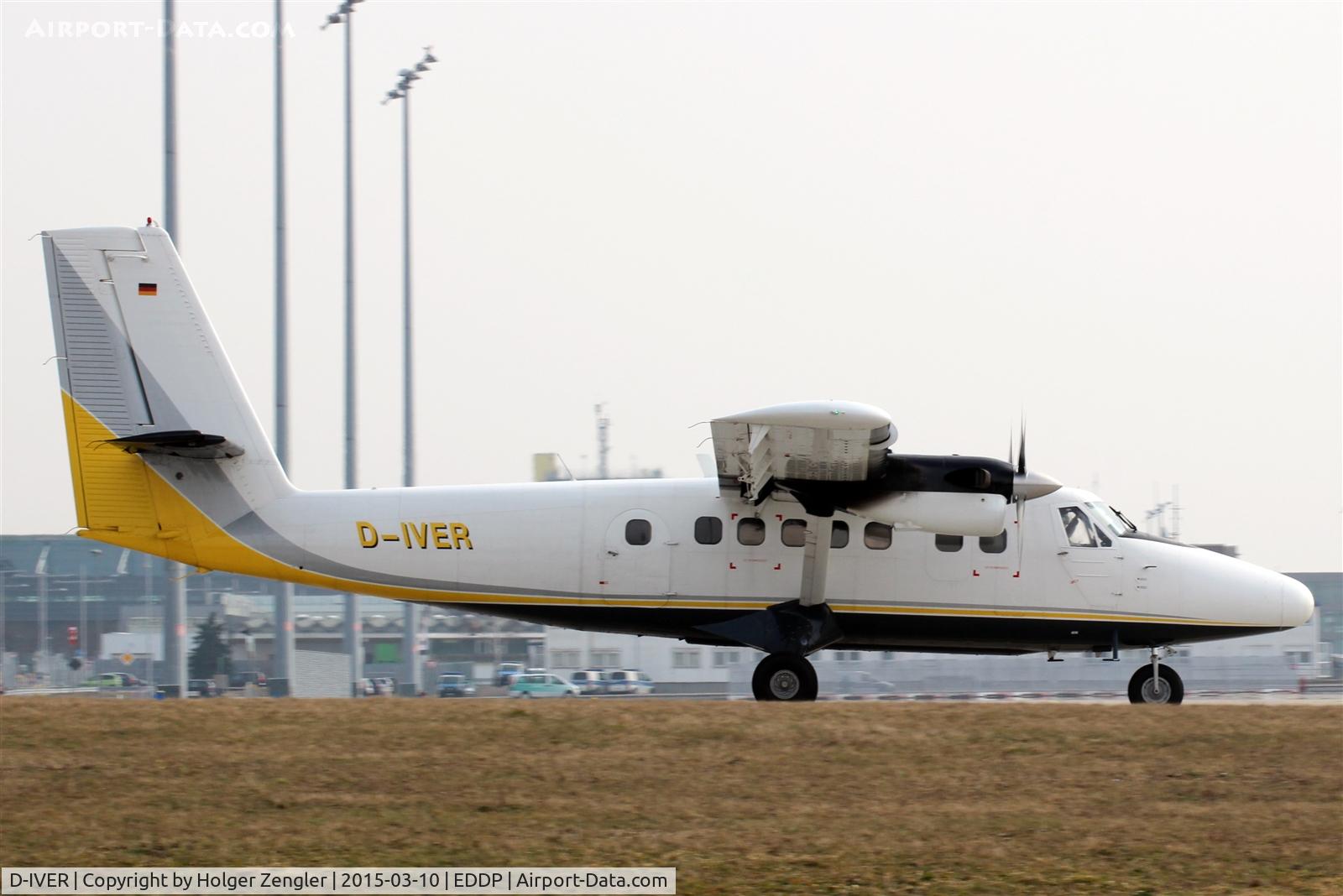D-IVER, 1974 De Havilland Canada DHC-6-300 Twin Otter C/N 411, Diver on twy whisky....