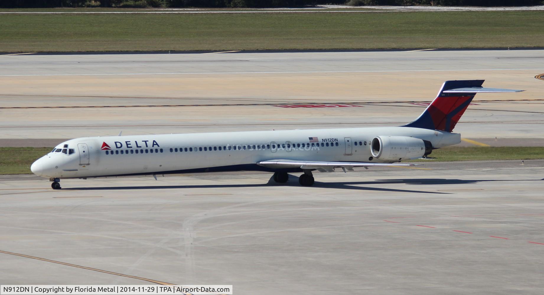 N912DN, 1996 McDonnell Douglas MD-90-30 C/N 53392, Delta