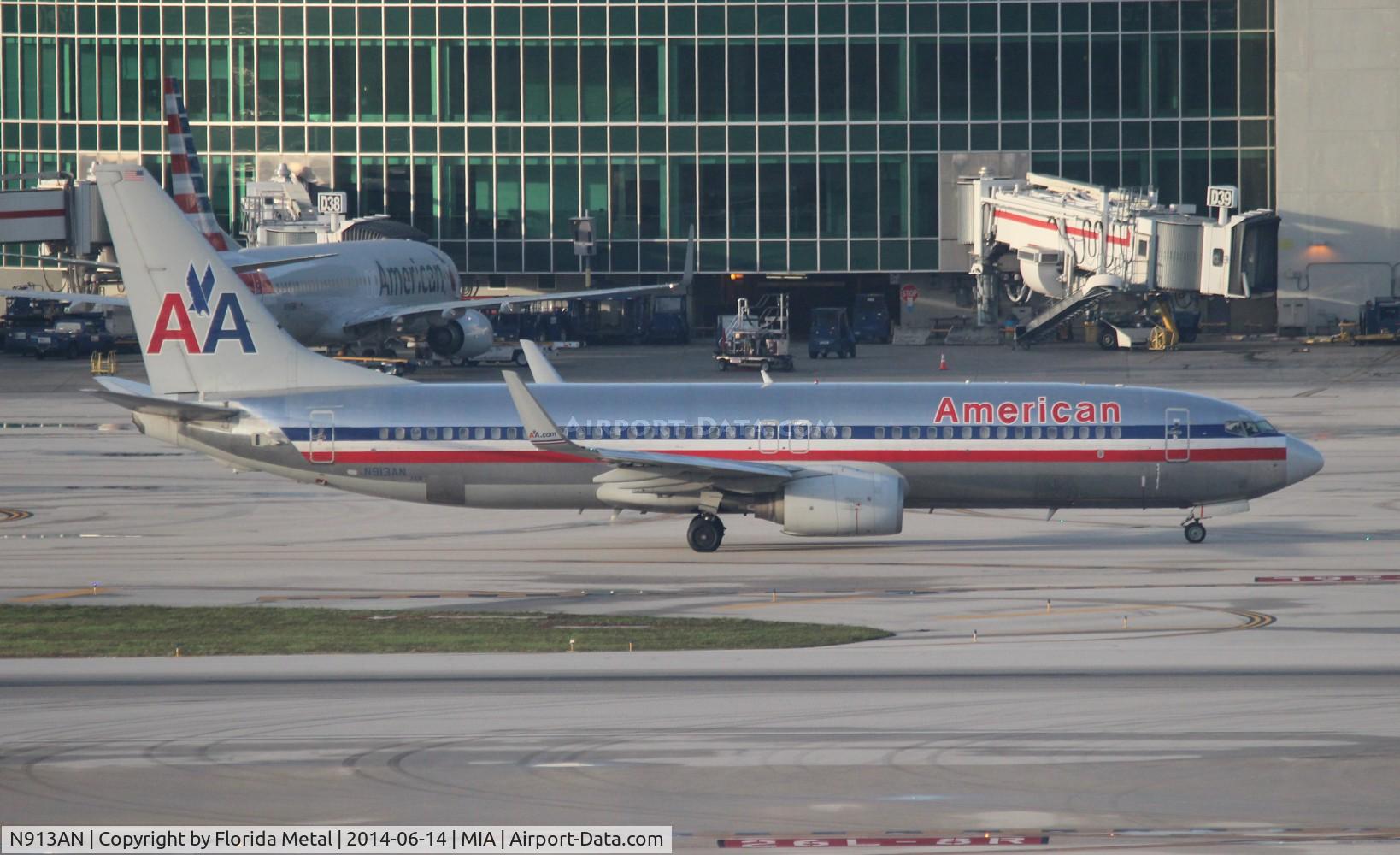 N913AN, 1999 Boeing 737-823 C/N 29514, American