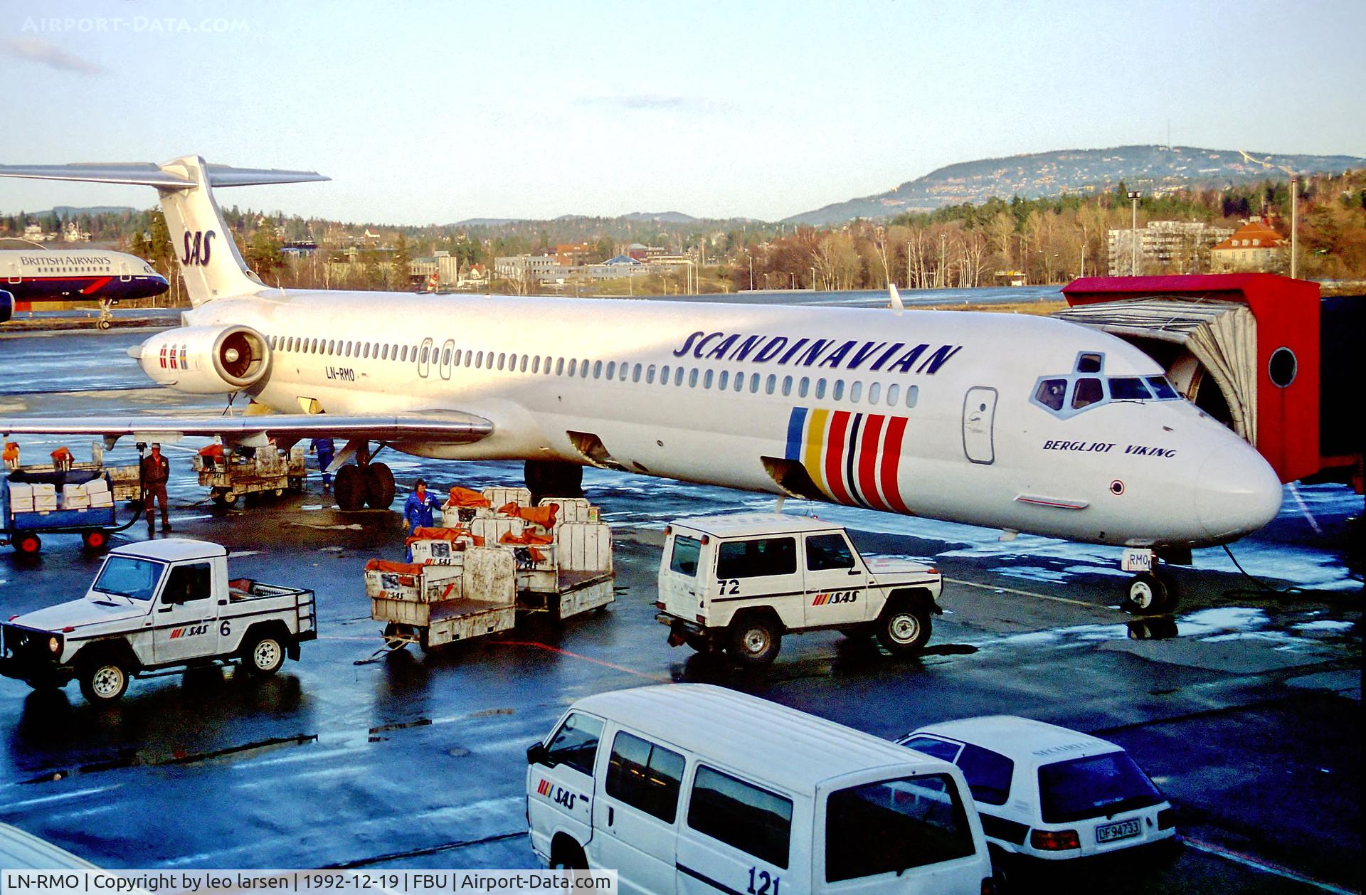 LN-RMO, 1991 McDonnell Douglas MD-81 (DC-9-81) C/N 53315, Oslo Fornebue 19.12.92