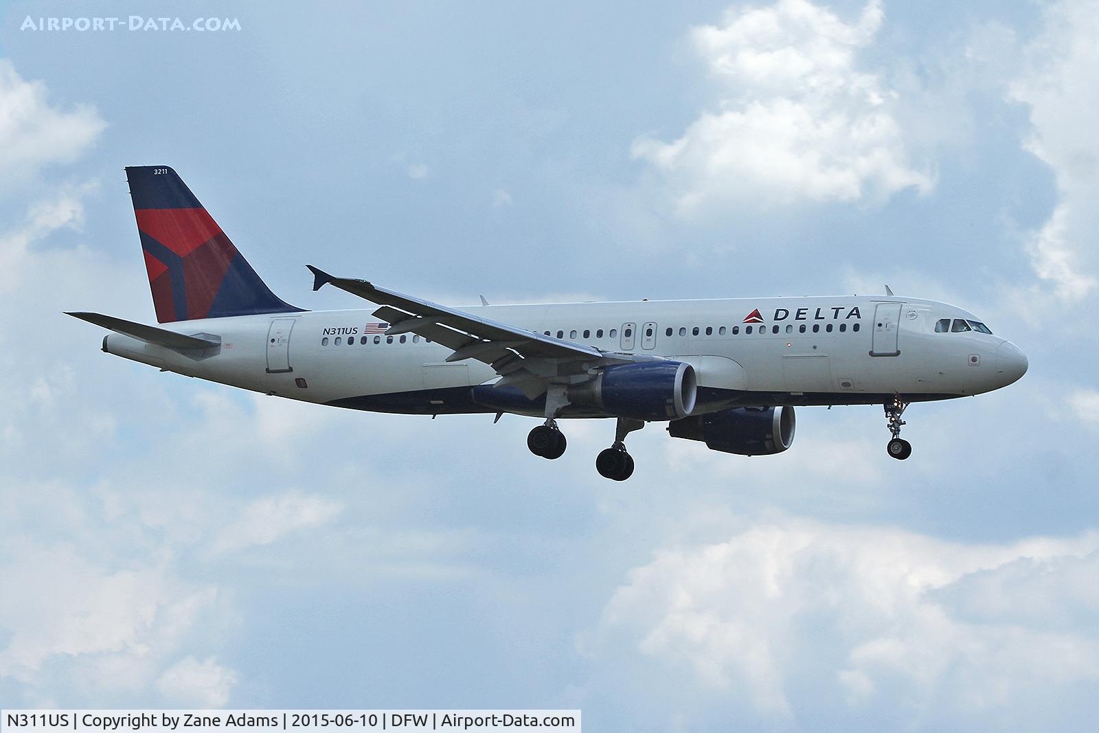 N311US, 1990 Airbus A320-211 C/N 125, Landing at DFW Airport