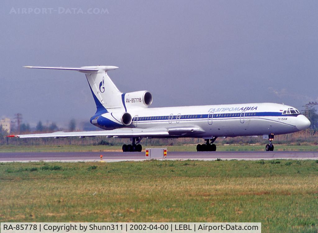 RA-85778, 1993 Tupolev Tu-154M C/N 93A962, Lining up rwy 20 for departure...