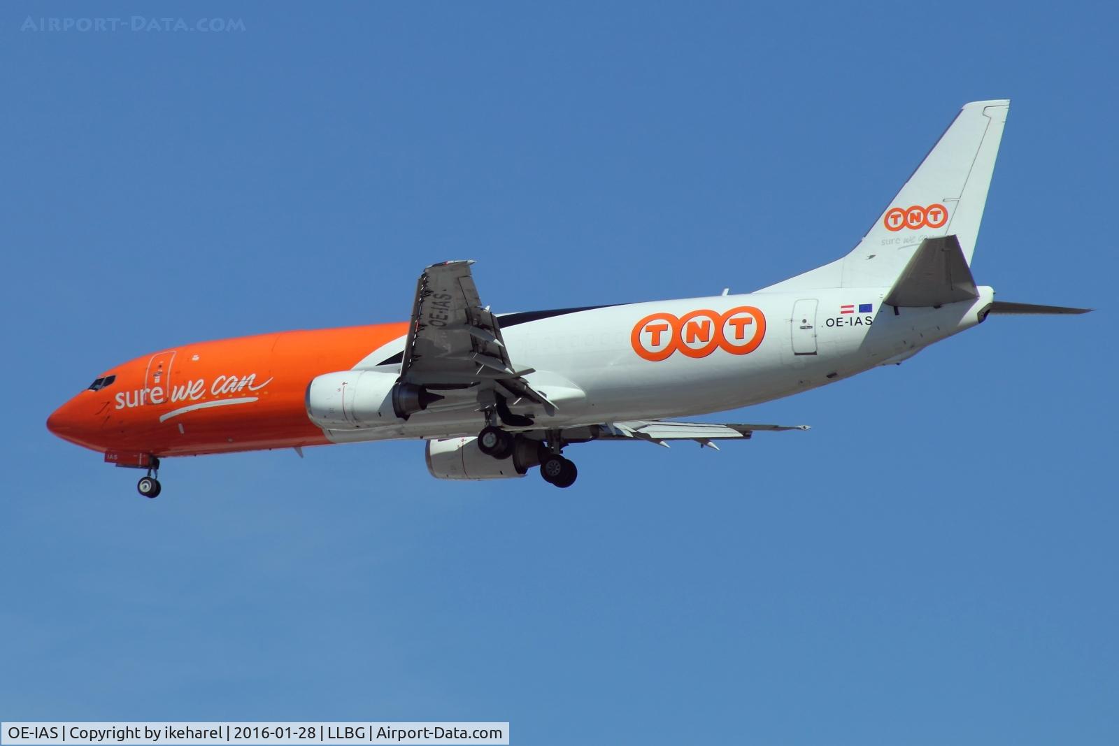 OE-IAS, 1998 Boeing 737-4M0 C/N 29209, Cargo-flight from Vienna, Austria, on final approach to runway 30.