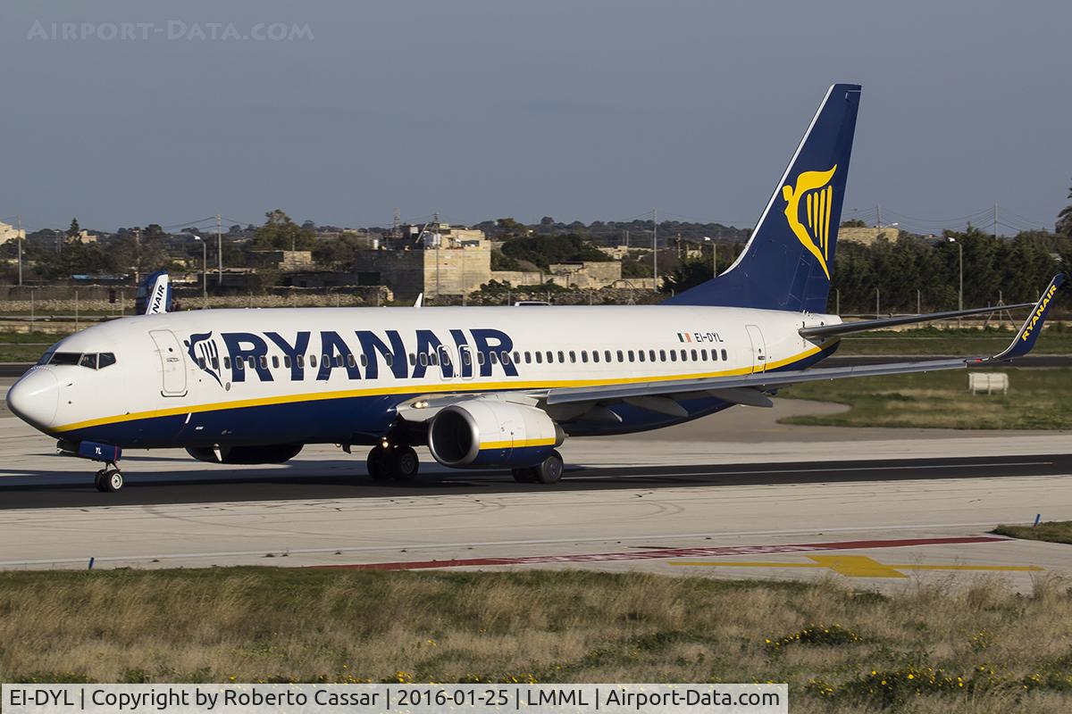 EI-DYL, 2008 Boeing 737-8AS C/N 36574, Runway 31