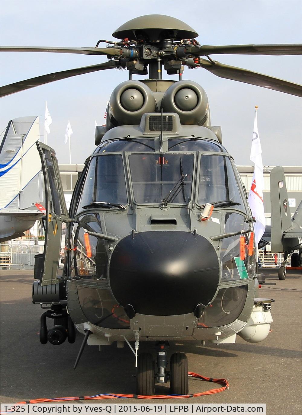 T-325, Aerospatiale TH89 Super Puma (AS-332M1) C/N 2367, Swiss Air Force Aerospatiale TH89 Super Puma (AS-332M1), Static display, Paris-Le Bourget (LFPB-LBG) Air show 2015