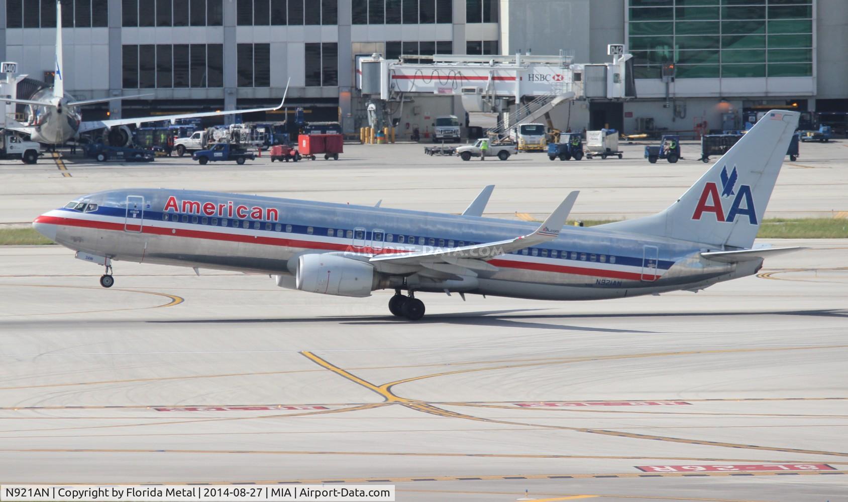 N921AN, 1999 Boeing 737-823 C/N 29522, American