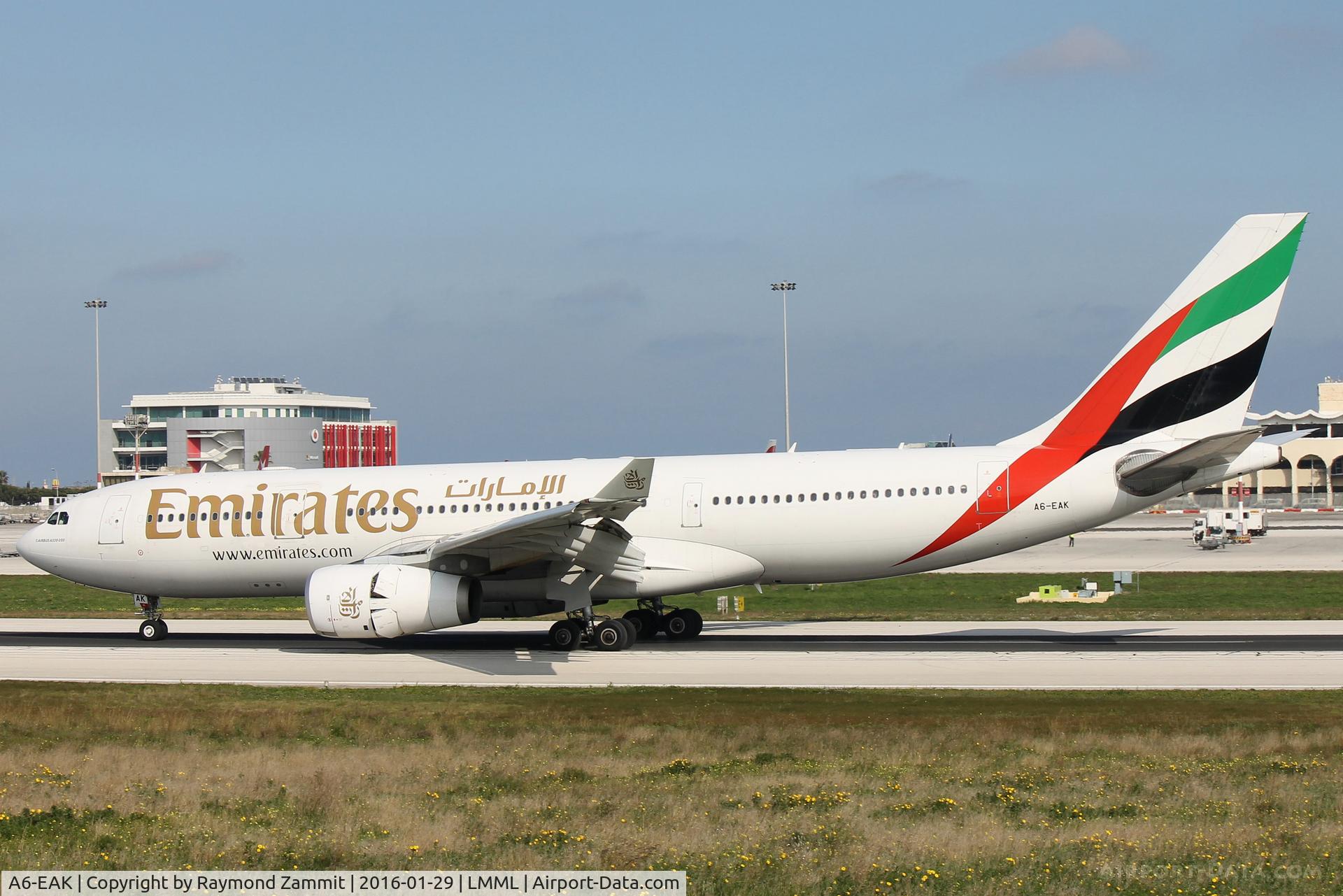 A6-EAK, 2002 Airbus A330-243 C/N 452, A330 A6-EAK Emirates Airlines