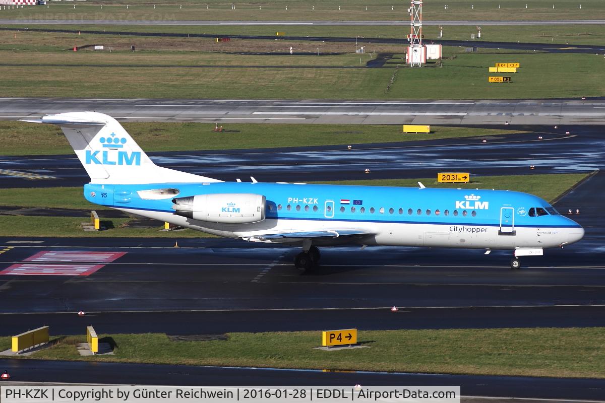 PH-KZK, 1997 Fokker 70 (F-28-0070) C/N 11581, Taxiing