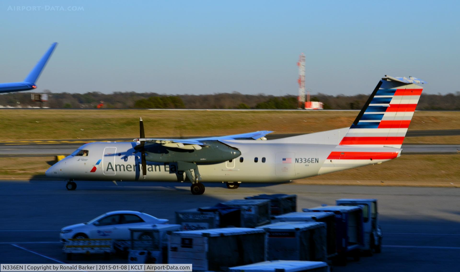 N336EN, 1992 De Havilland Canada DHC-8-311 Dash 8 C/N 336, Taxi to park CLT