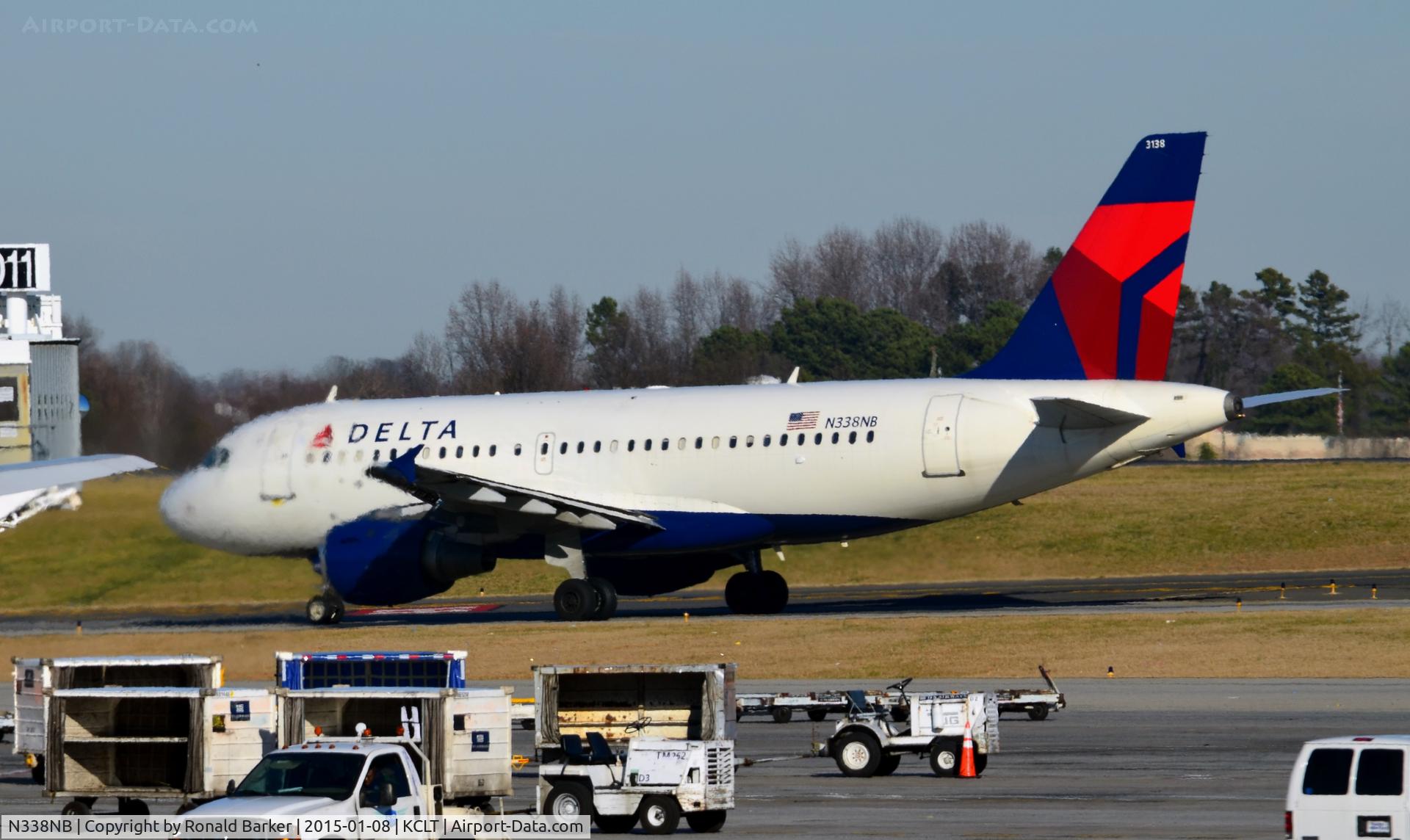 N338NB, 2002 Airbus A319-114 C/N 1693, Taxi CLT