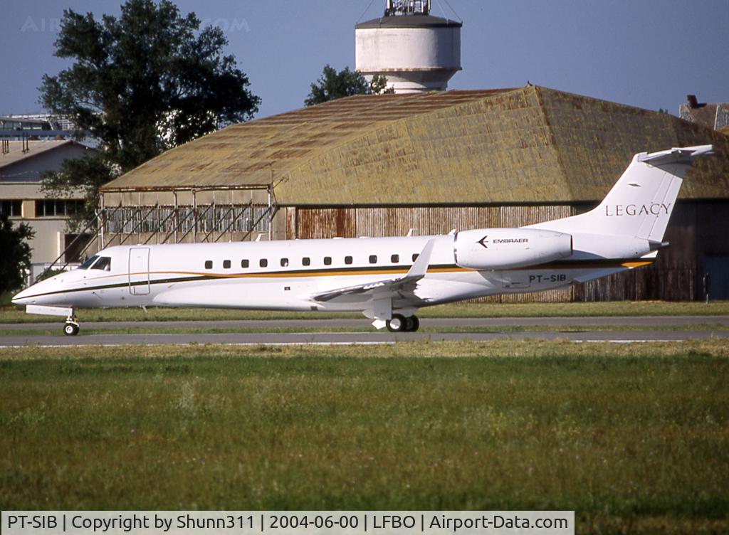 PT-SIB, Embraer EMB-135BJ Legacy C/N 14500770, Ready for take off from rwy 32L