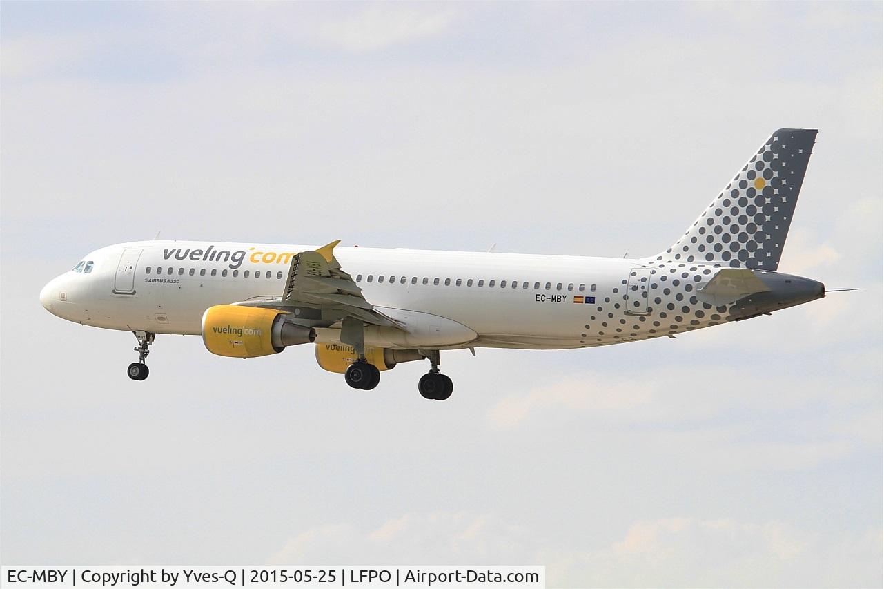 EC-MBY, 2011 Airbus A320-214 C/N 4674, Airbus A320-214, Short approach Rwy 26, Paris-Orly Airport (LFPO-ORY)