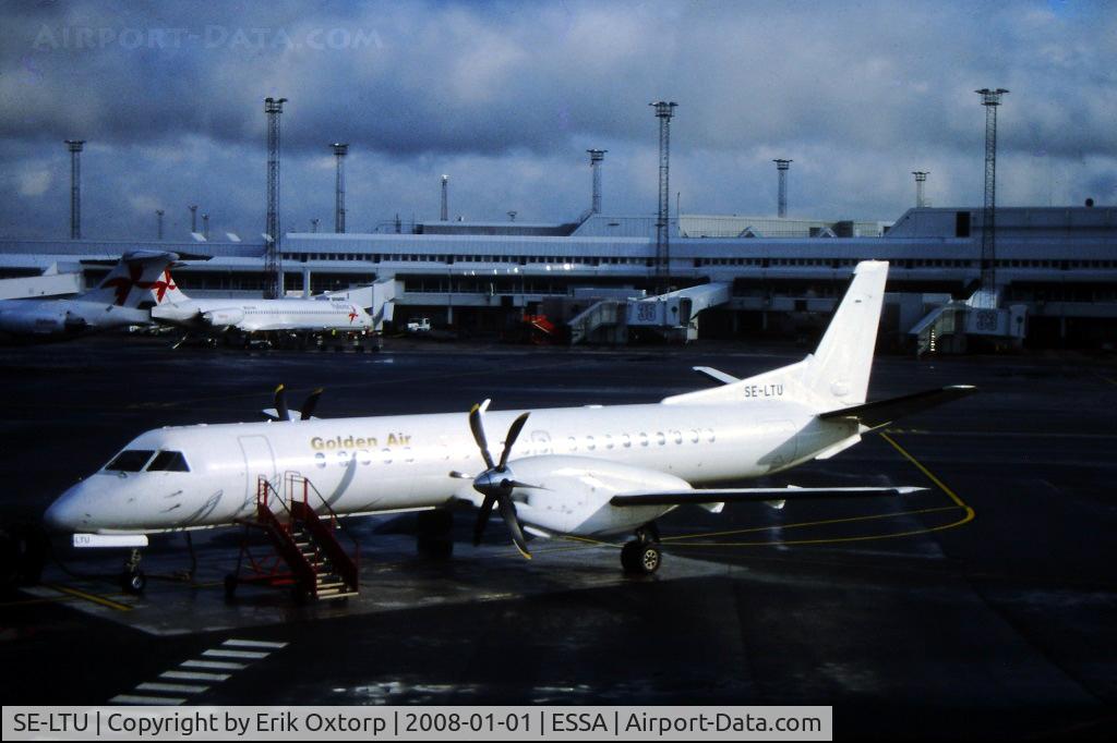 SE-LTU, 1999 Saab 2000 C/N 2000-062, Golden Air SE-LTU in ARN AUG06