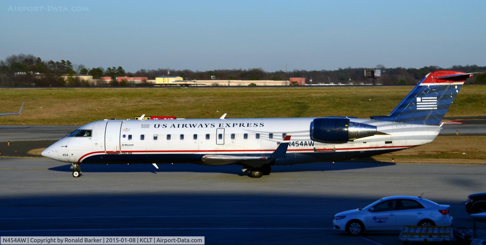 N454AW, 2003 Bombardier CRJ-200LR (CL-600-2B19) C/N 7842, Taxi CLT
