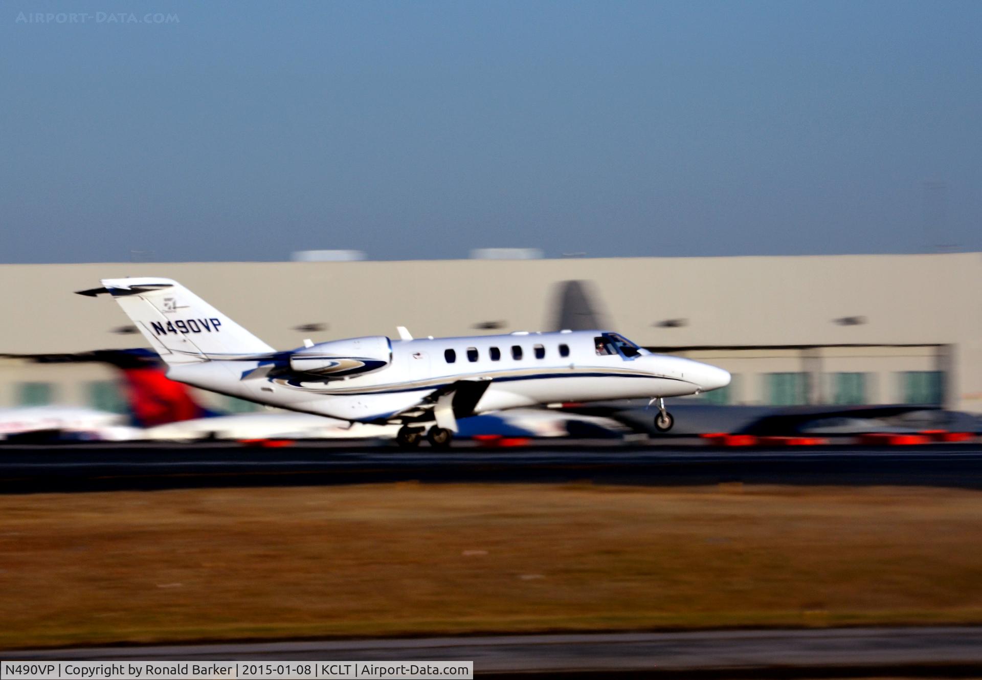 N490VP, Cessna 525A CitationJet CJ2+ C/N 525A0490, Takeoff CLT