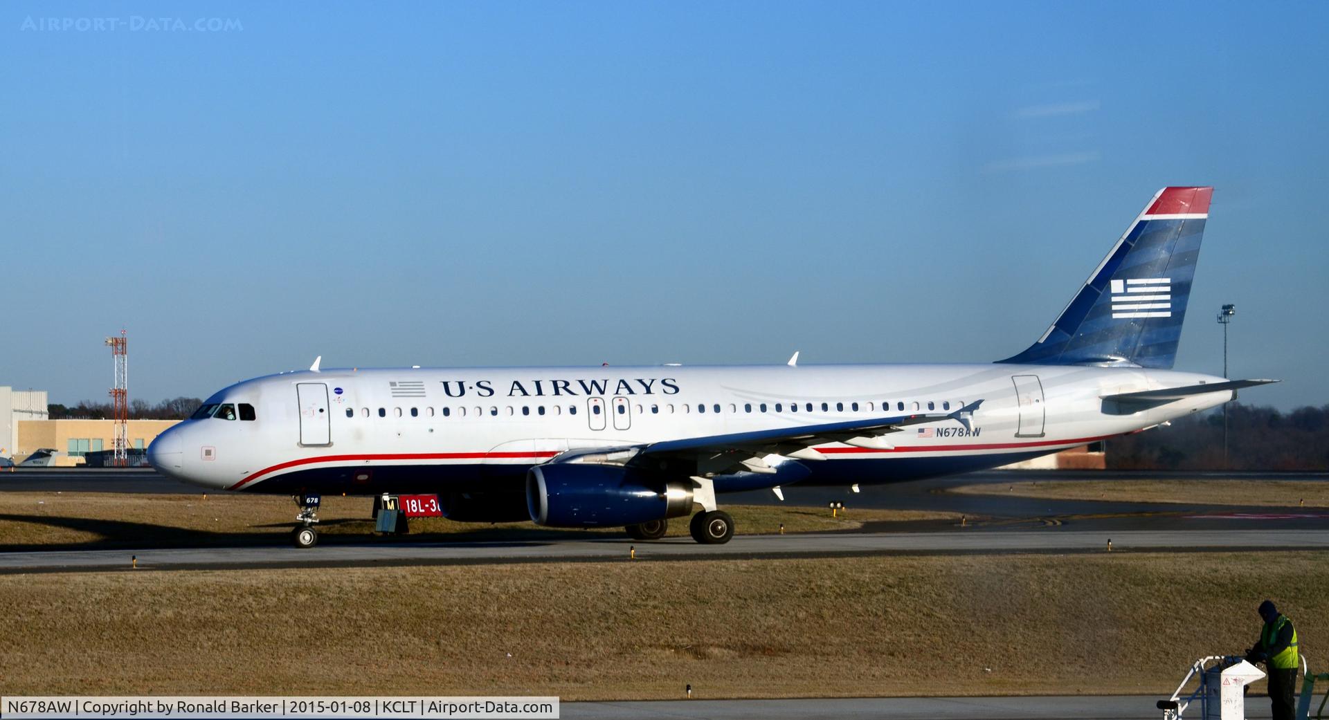 N678AW, 2005 Airbus A320-232 C/N 2482, Taxi CLT