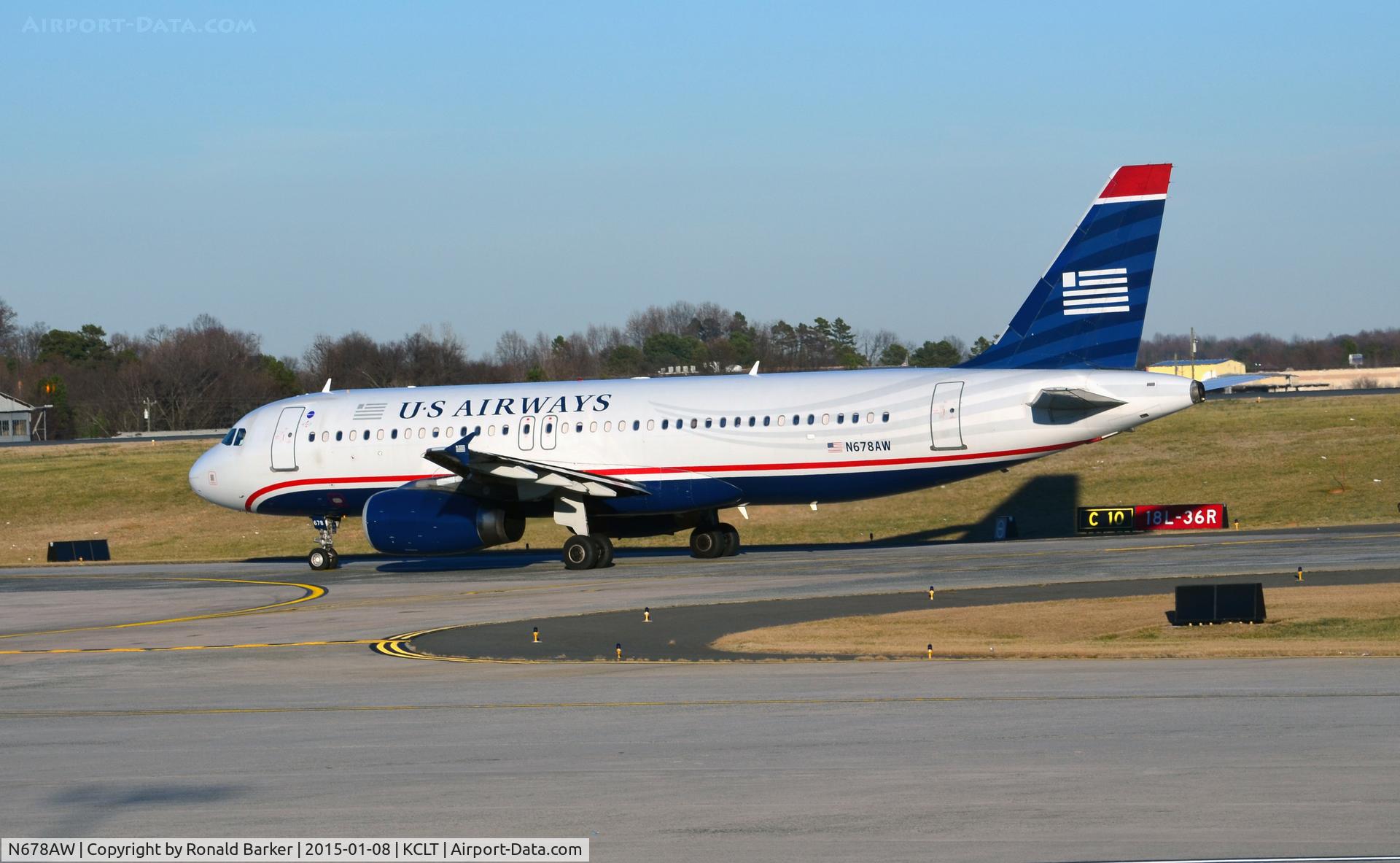 N678AW, 2005 Airbus A320-232 C/N 2482, Taxi CLT