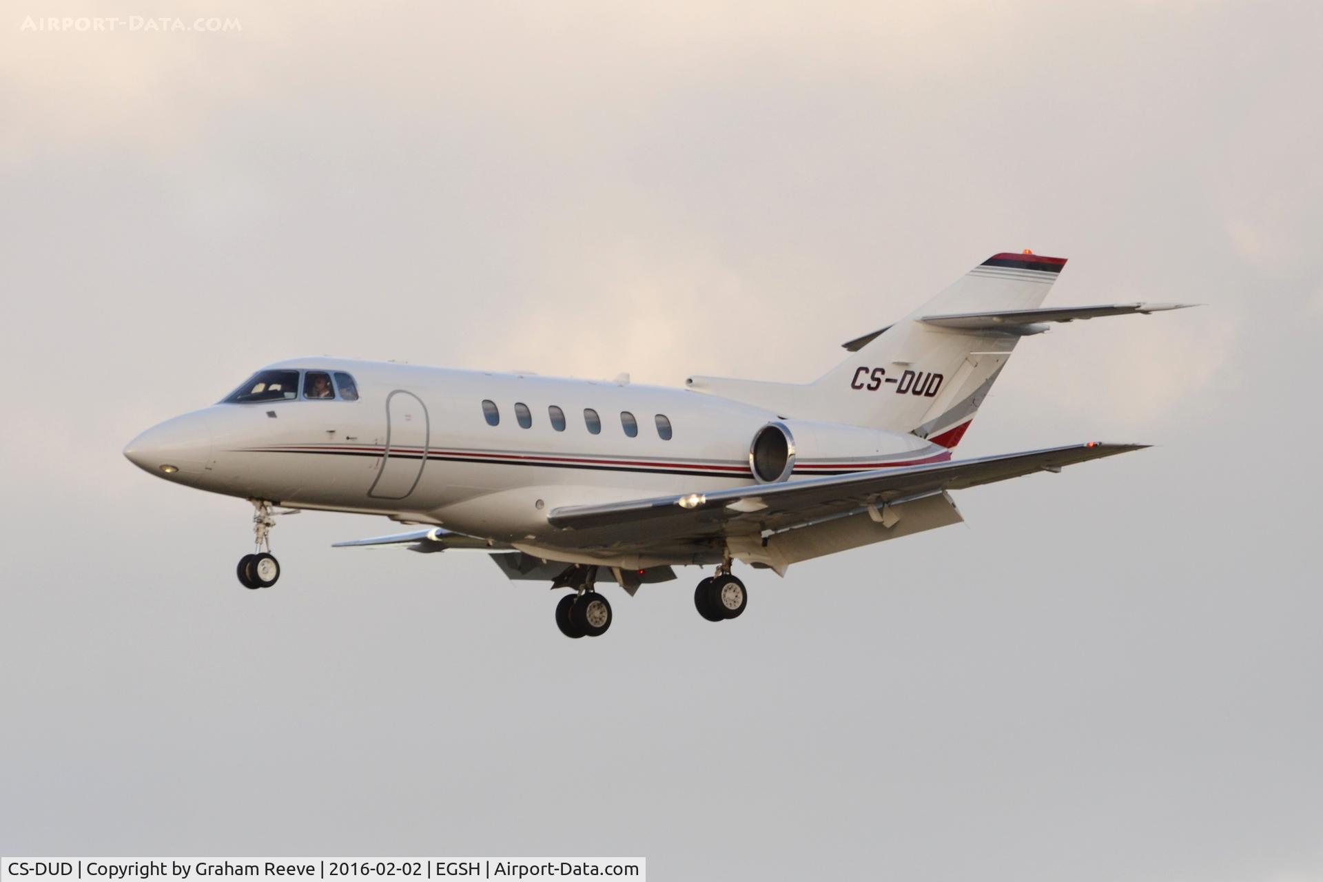 CS-DUD, 2008 Hawker Beechcraft 750 C/N HB-8, Landing at Norwich.