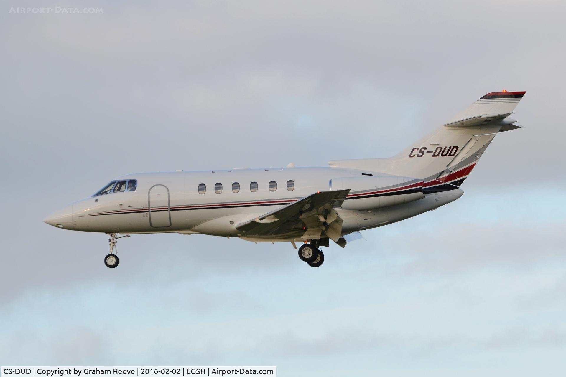 CS-DUD, 2008 Hawker Beechcraft 750 C/N HB-8, Landing at Norwich.