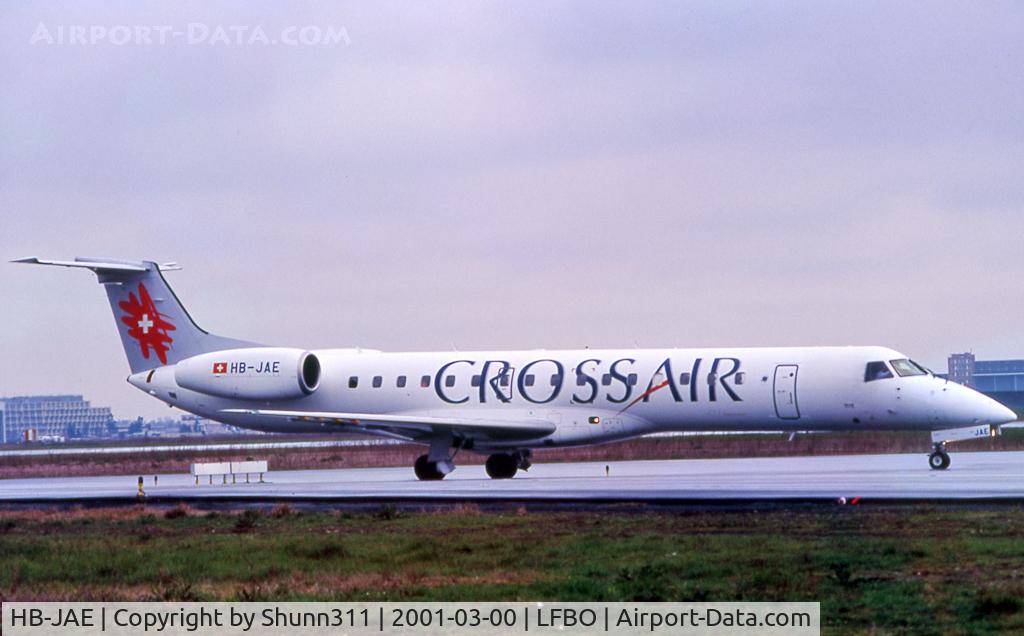 HB-JAE, 2000 Embraer ERJ-145LU (EMB-145LU) C/N 145281, Taxiing holding point rwy 15L for departure...