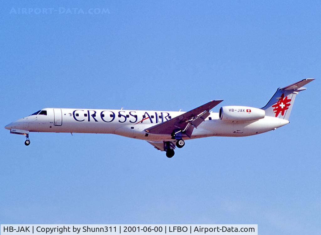 HB-JAK, 2001 Embraer EMB-145LU (ERJ-145LU) C/N 145387, Landing rwy 33L