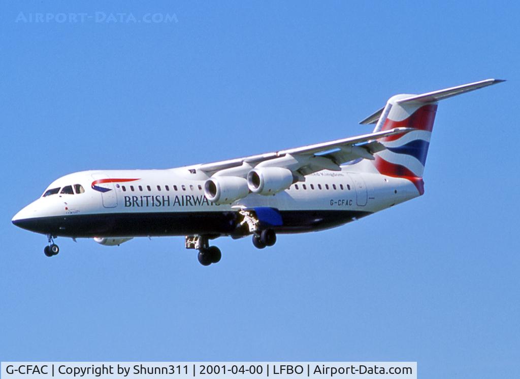 G-CFAC, 2000 British Aerospace Avro 146-RJ100 C/N E3379, Landing rwy 33L in 'Union Flag' c/s