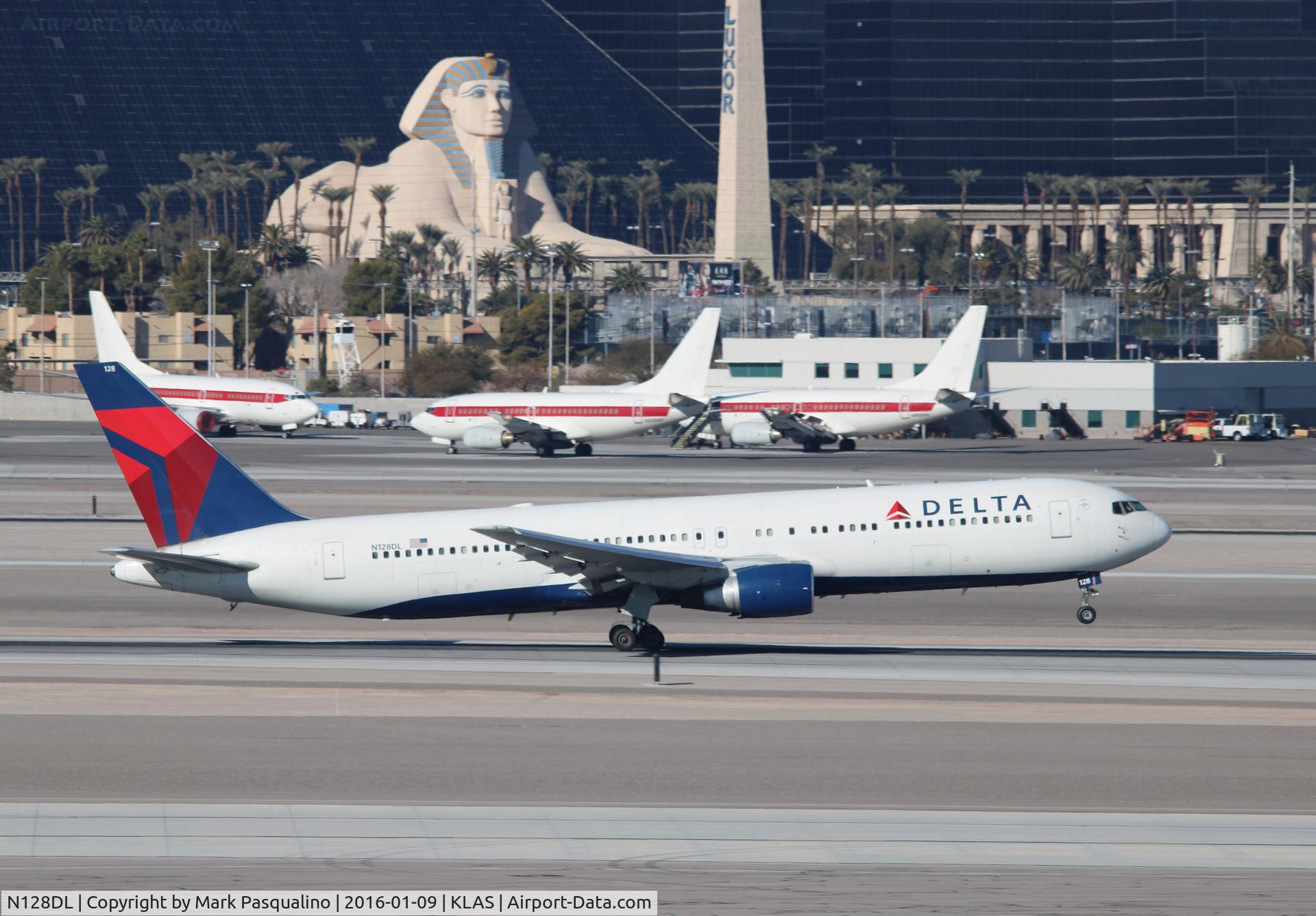 N128DL, 1988 Boeing 767-332 C/N 24078, Boeing 767-300