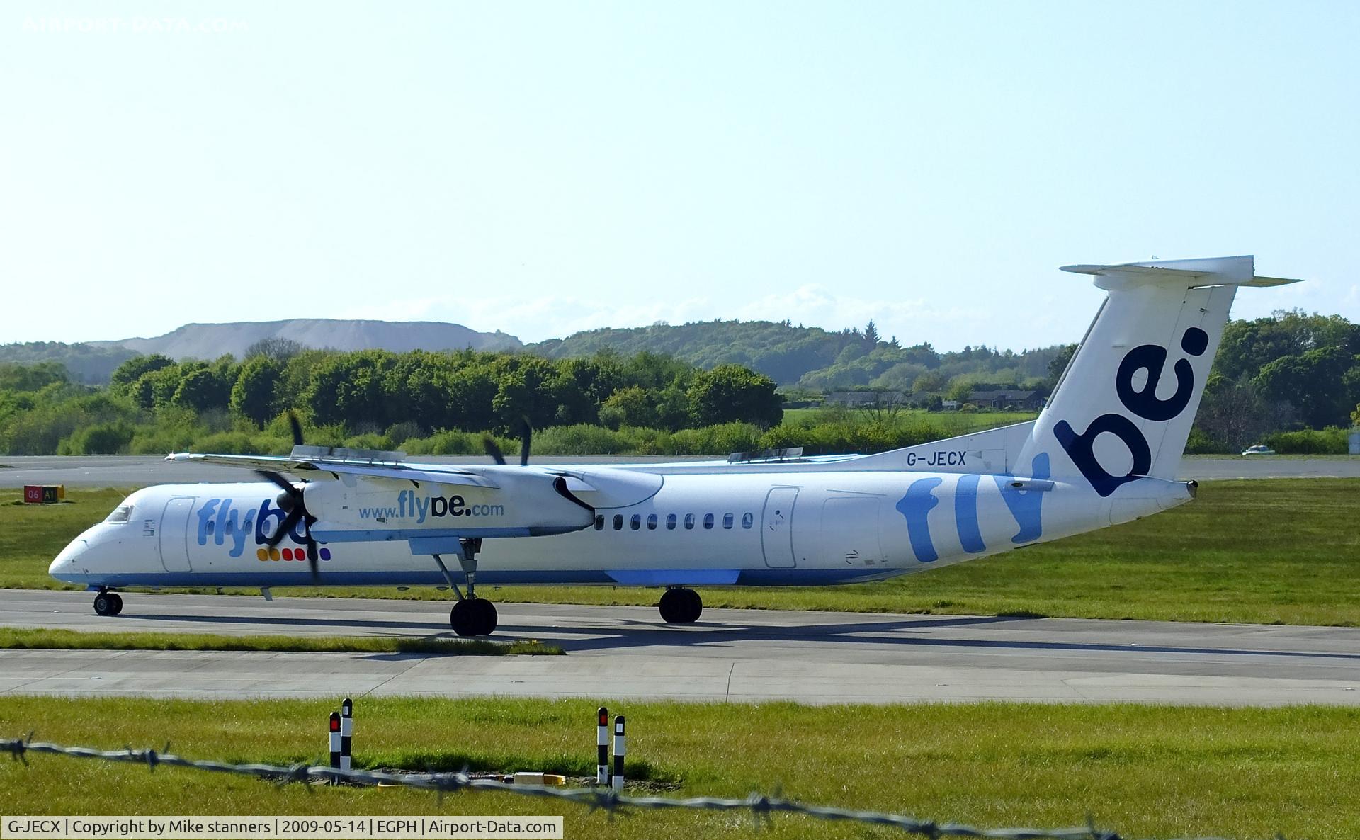 G-JECX, 2007 De Havilland Canada DHC-8-402Q Dash 8 C/N 4155, Flybe Dash 8Q-402 Taxying to runway 06