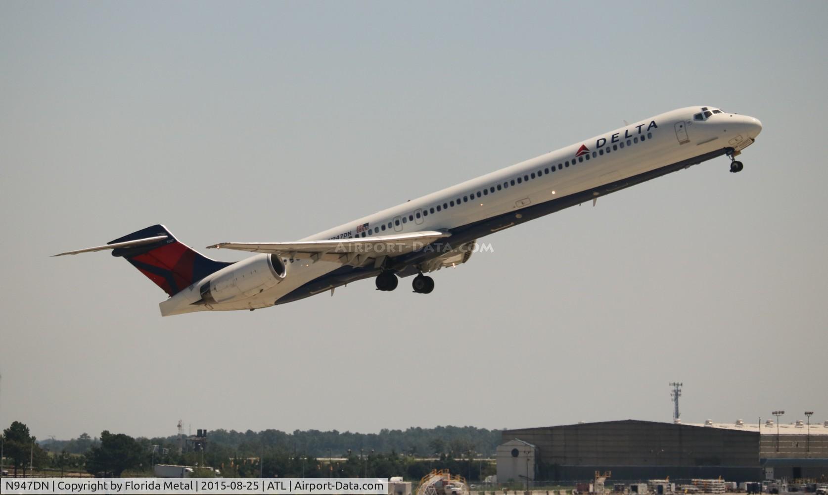 N947DN, 1996 McDonnell Douglas MD-90-30 C/N 53355, Delta