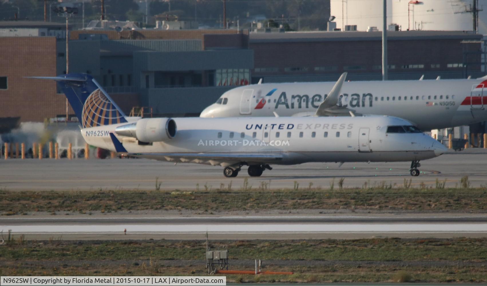 N962SW, 2003 Bombardier CRJ-200ER (CL-600-2B19) C/N 7859, United Express